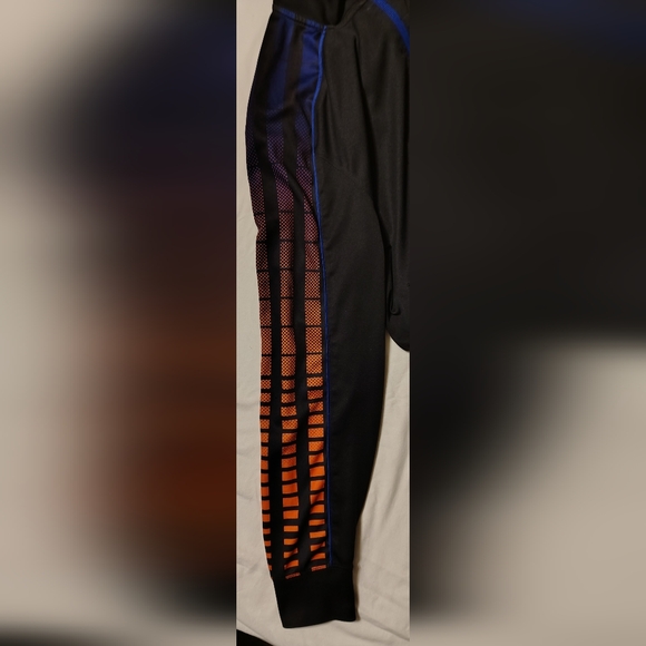 New York Knicks Adidas Black Vibe Full Zip Track Jacket Men's Size Large - Picture 8 of 11